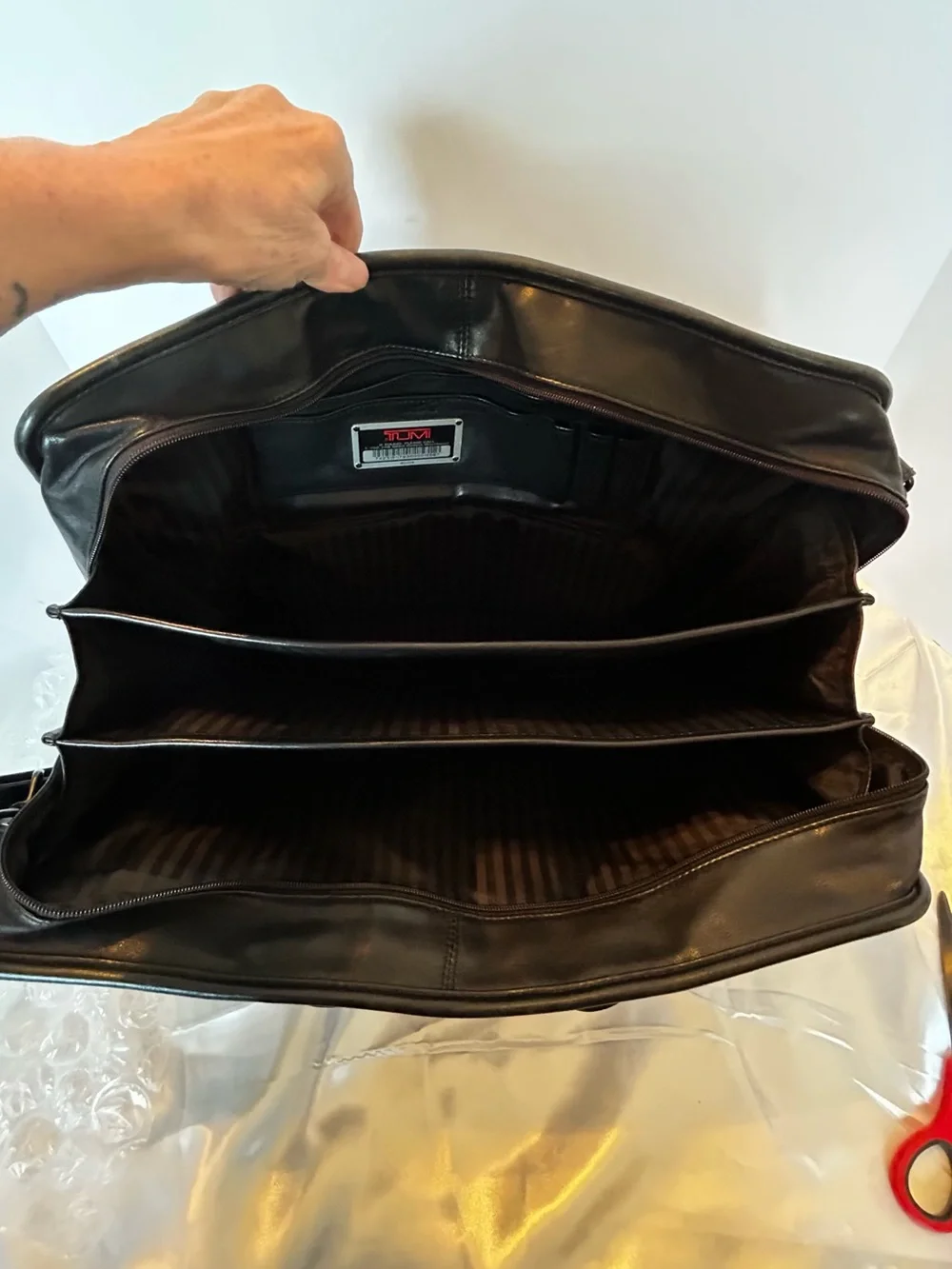 TUMI Black Leather Briefcase Laptop Bag Expandable Business Travel ALPHA 901D3